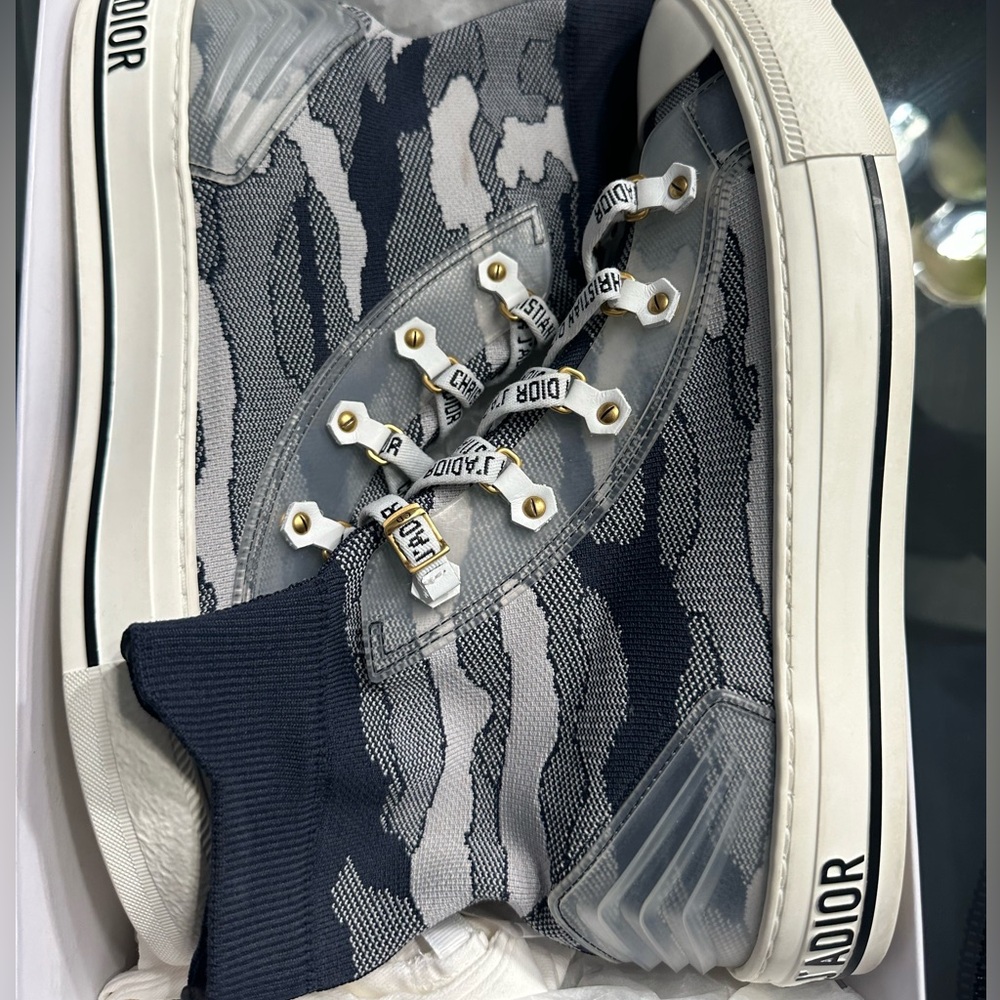 DIOR WALK N’ DIOR SNEAKER — UNISEX - Picture 4 of 4